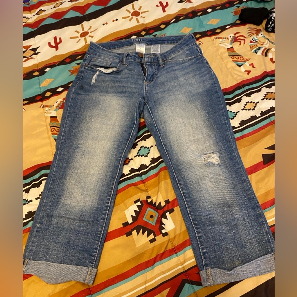 Capris.